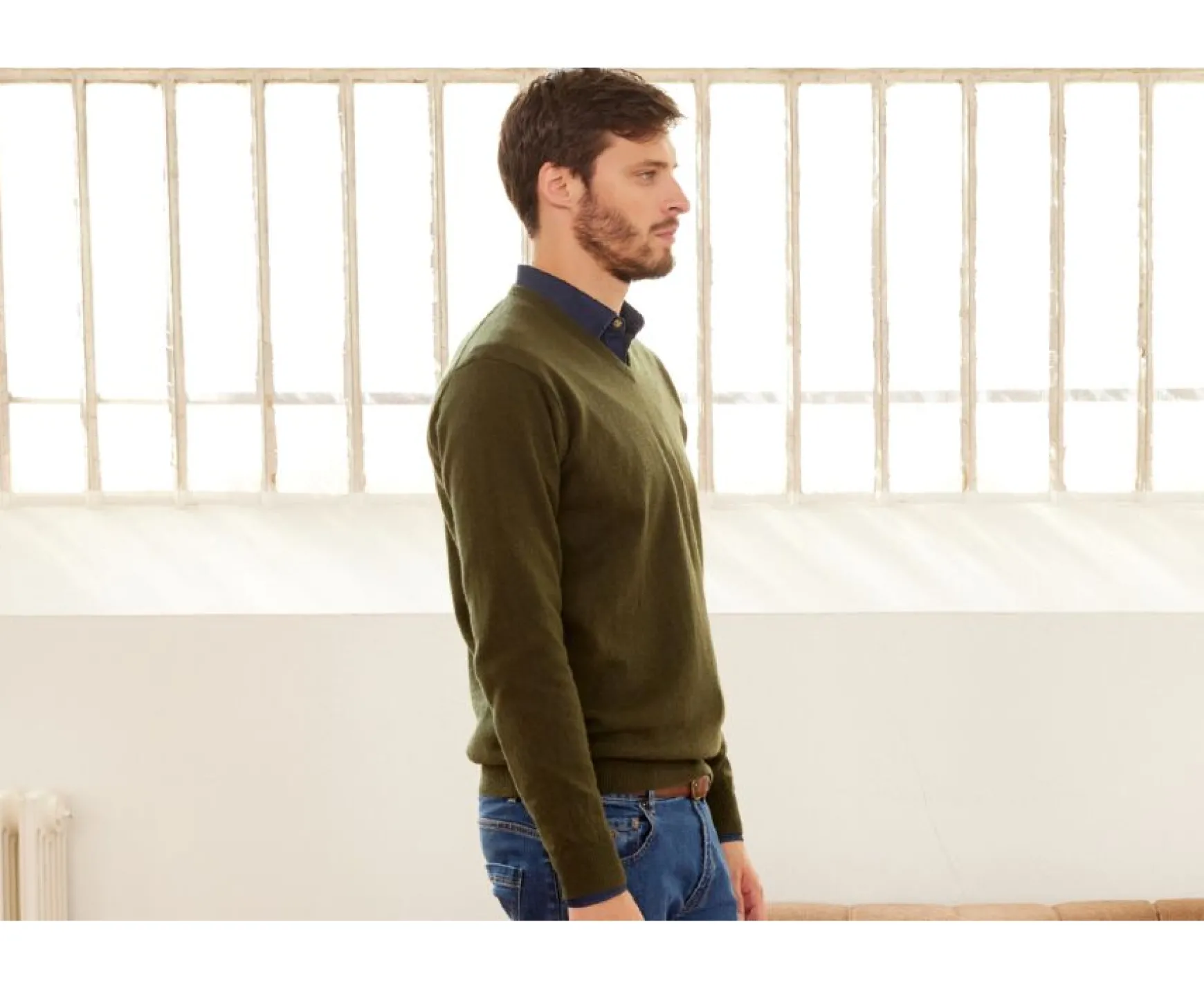 Bexley | V-Neck Wool Jumper Elian Green